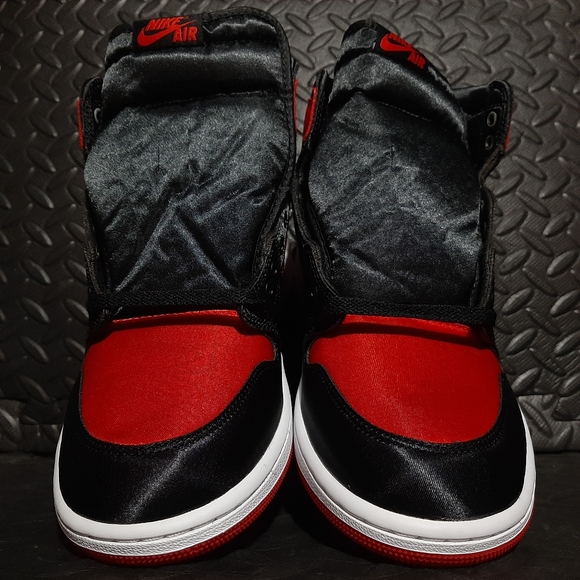 Jordan 1 Retro High OG Satin Bred (Women's) FD4810-061 size 12 - Picture 6 of 12